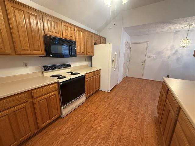 Building Photo - 5210 Manhassett Dr