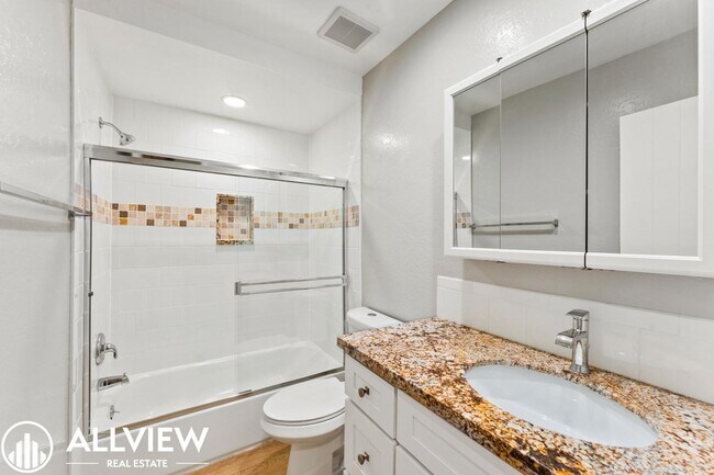 Building Photo - 16781 Bardon Ln