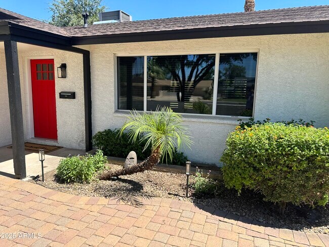 Building Photo - 3109 E Cholla St