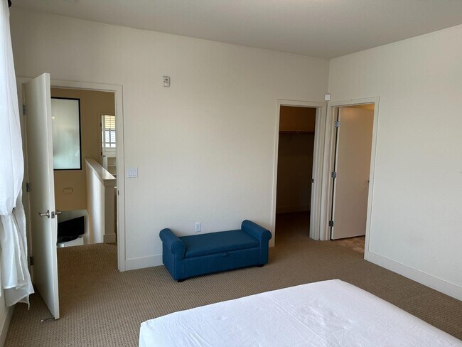 Building Photo - 116 S 1st St