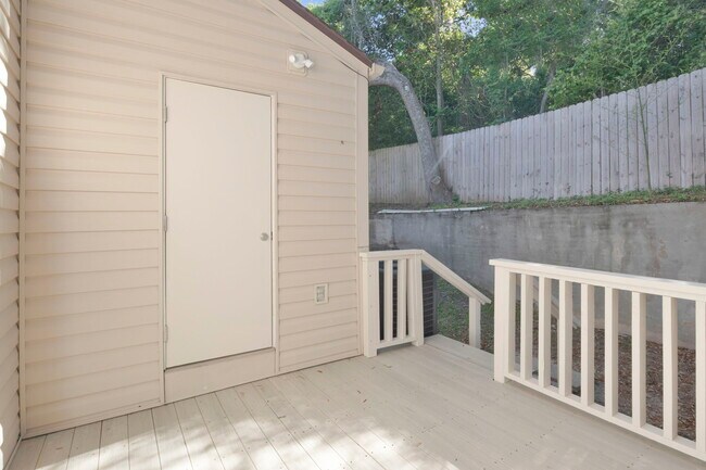 Building Photo - 4221 Brookside Dr