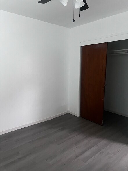 Building Photo - 445 S 2nd St