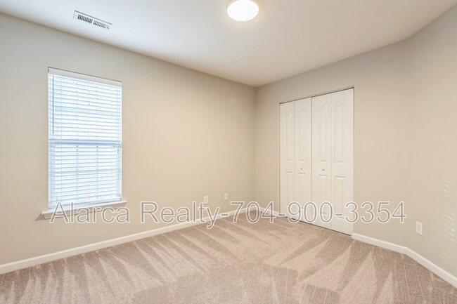 Building Photo - 2901 Meherrin Ct