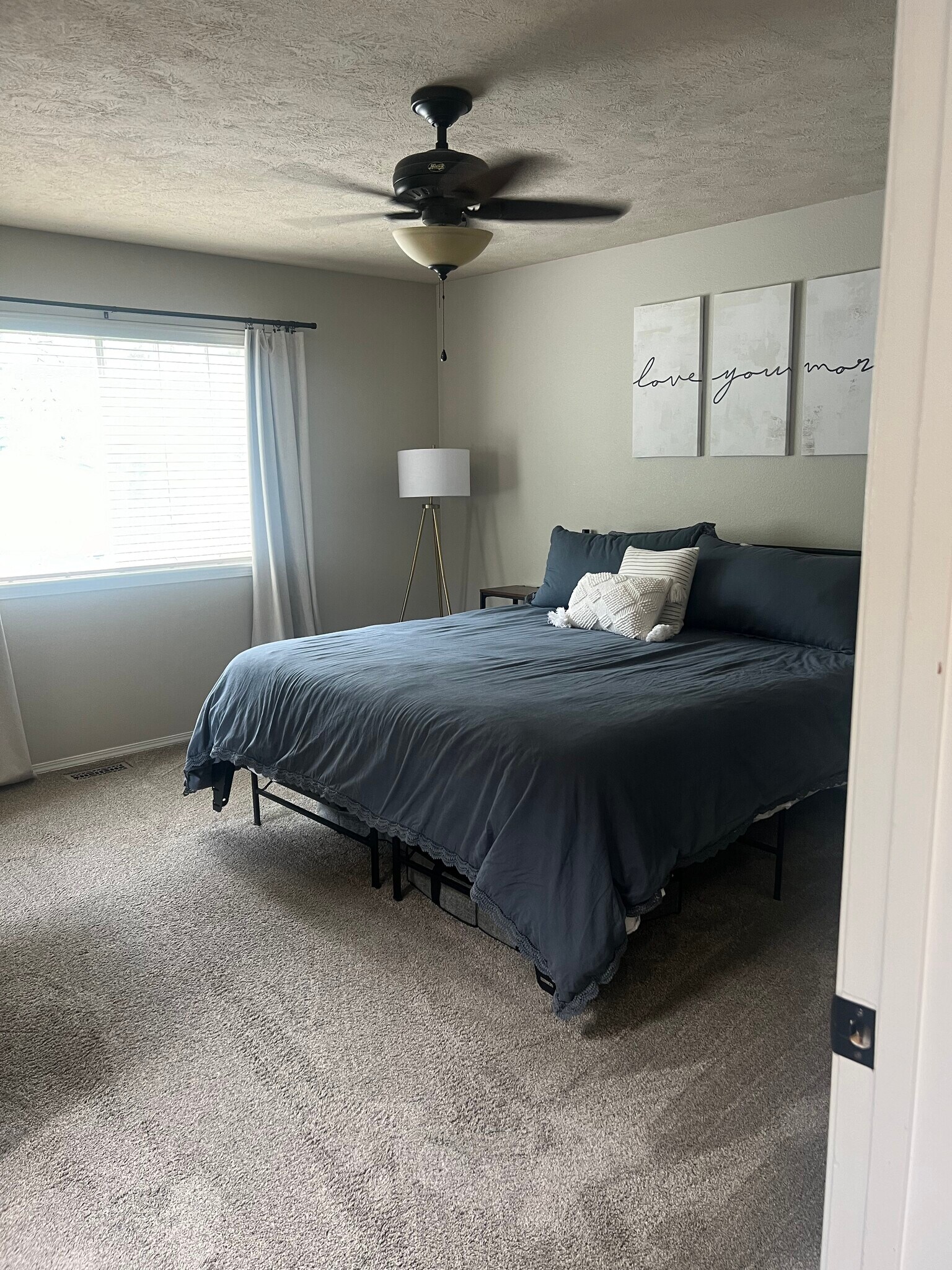 Primary Bedroom - 526 E Blackhawk Dr