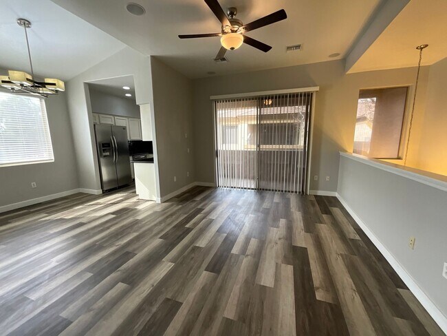 Building Photo - 1445 E Broadway Rd