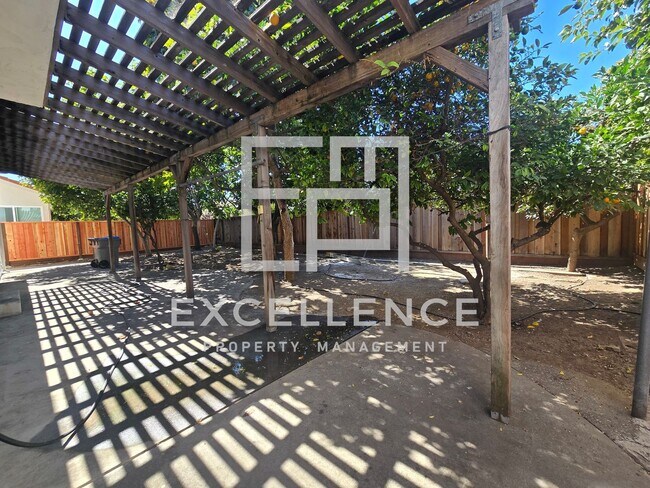 Building Photo - 1809 Mccluhan Way