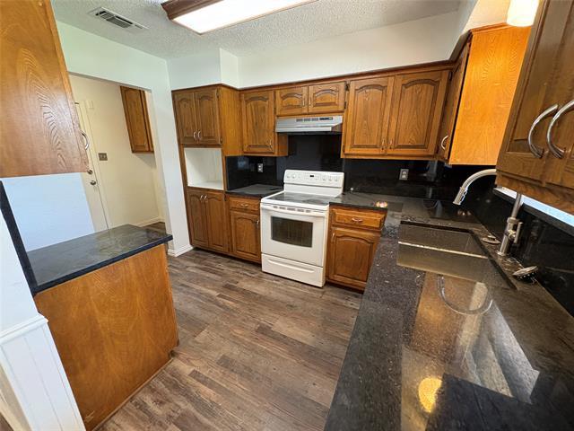 Building Photo - 8111 Llano Ave