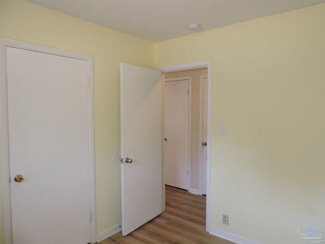 Building Photo - 4454 Bixby Cir