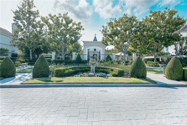 Building Photo - 6 Giverny