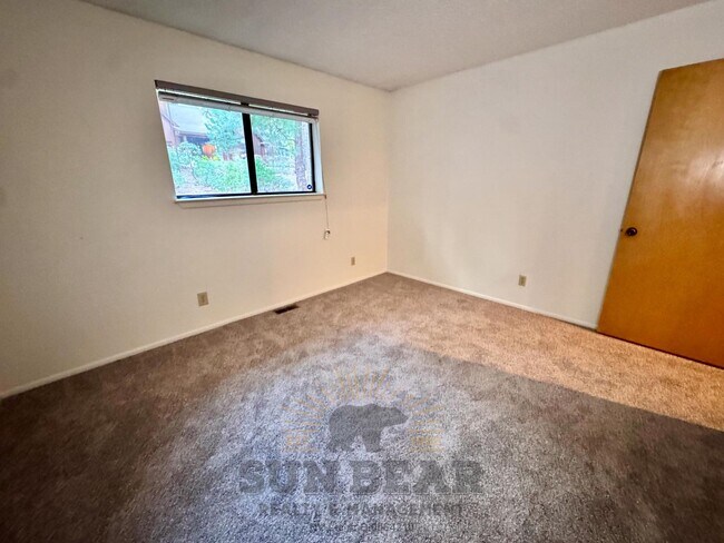 Building Photo - 3 Bedroom Mill Creek Home Available Now!