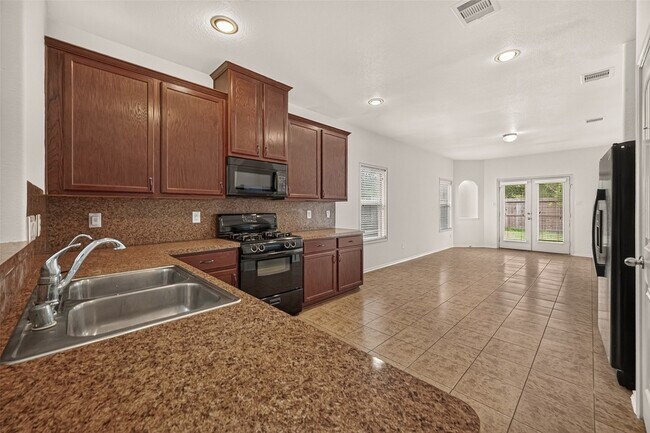 Building Photo - 22023 Westerpine Ln