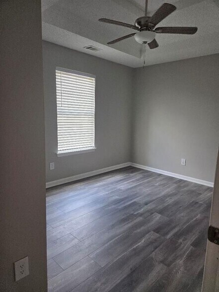 Building Photo - 45 Robertford Dr