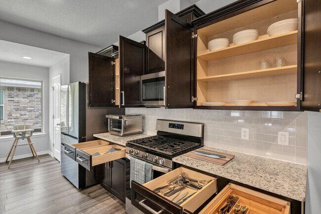 Building Photo - 2785 Eltonne Gdns Dr