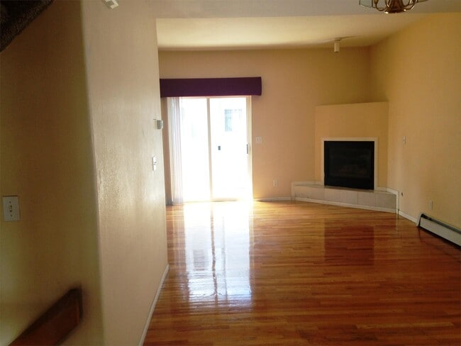 Building Photo - 3683 Iris Ave