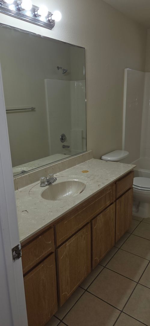 Building Photo - 809 Leifester Cir