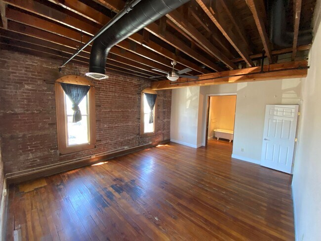 Building Photo - Market Street Lofts 203