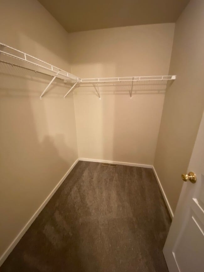 Building Photo - sal61331