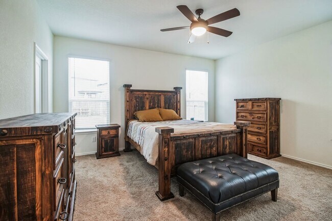 Building Photo - 227 Outlaw Dr
