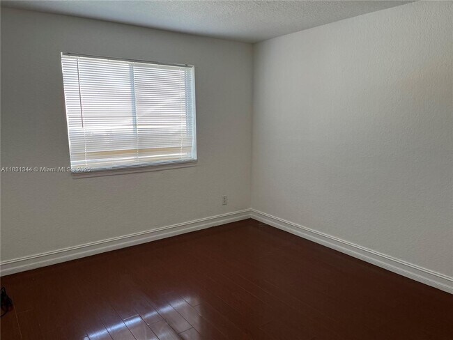 Building Photo - 10630 SW 157th Ct