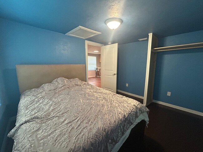 Building Photo - Charming 2 bedroom, 2 bath + bonus office ...