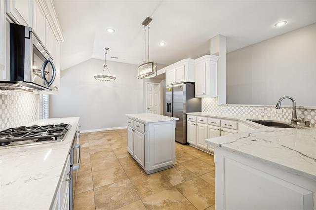 Building Photo - 930 Crestmoor Dr