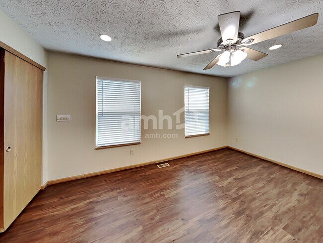Building Photo - 1350 Randan Drive