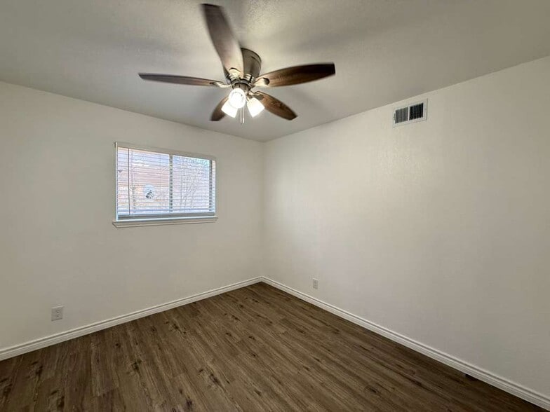 Building Photo - 317 E Lindbergh Blvd