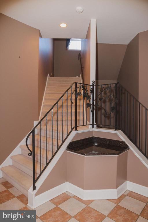 Building Photo - 6902 Tower of London Dr