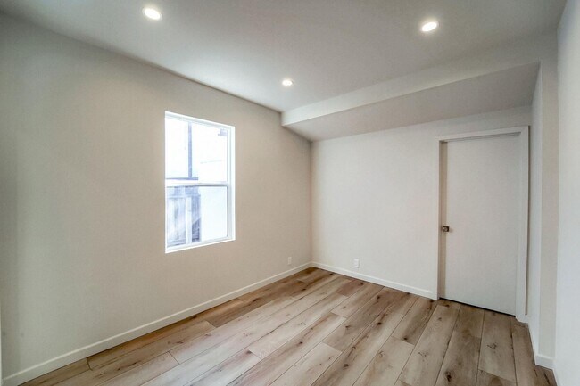 Building Photo - 2708-2710 2nd Street