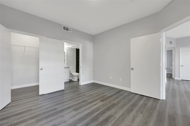 Building Photo - 7255 W Sunset Rd