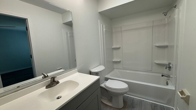 Building Photo - Beautifully Renovated 3-Bed, 2-Bath Townhome
