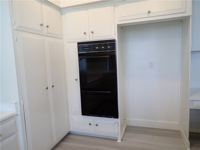 Building Photo - 12901 Martha Ann Dr