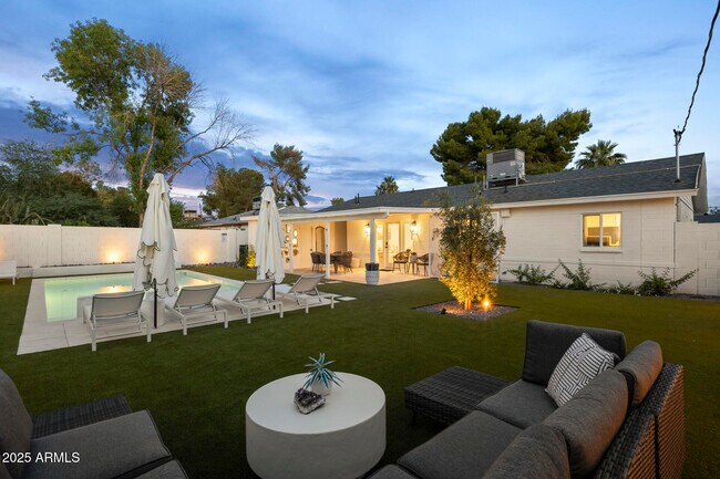 Building Photo - 7736 E Avalon Dr