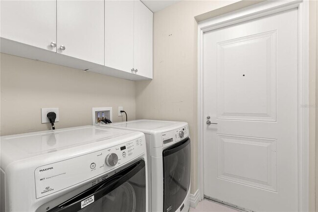 Building Photo - 1325 Snell Isle Blvd NE