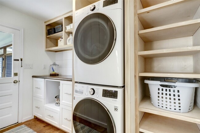 Building Photo - 12419 Mossycup Dr