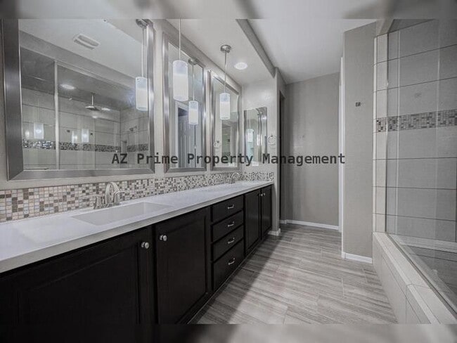 Building Photo - 3511 N Carlton St