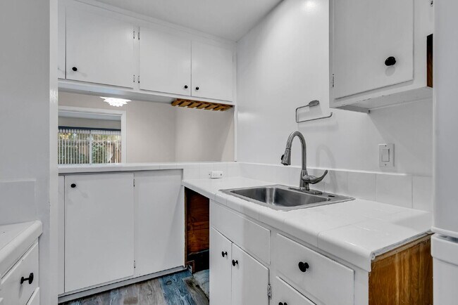 Building Photo - "Charming 2-Bed Condo Oasis in Walnut Cree...