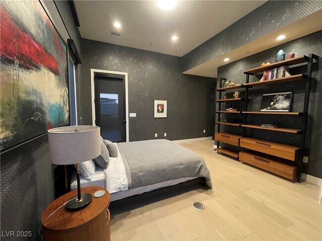 Building Photo - 2240 Sky Pointe Ridge Dr