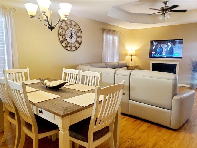 Building Photo - 131 S Gate Dr