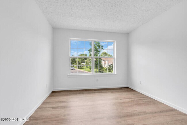 Building Photo - 56 Diane Dr