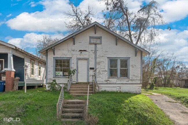 Building Photo - 3109 Darien St