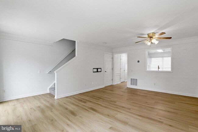 Building Photo - 346 Stable View Terrace NE