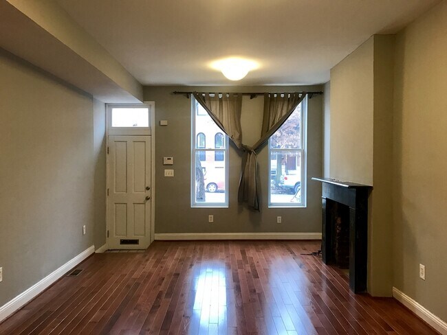 Building Photo - 25 N Montford Ave