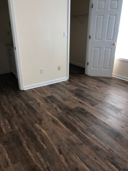 Building Photo - 4414 Logan Way