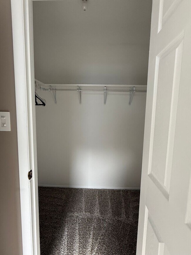 Building Photo - Gibsonia 2 bedroom townhome