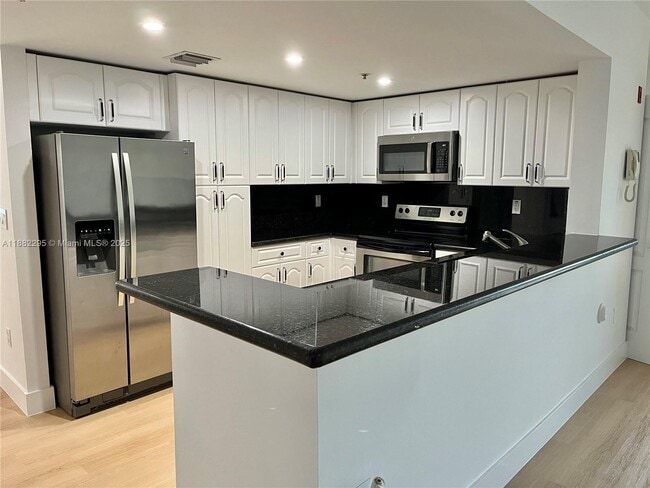 Primary Photo - 120 SW 37th Ave