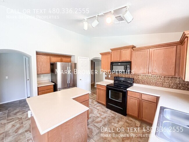Building Photo - 22264 W Antelope Trail