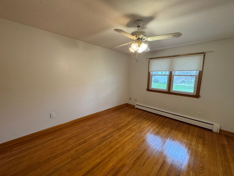 Building Photo - 2224 Tennyson St NW