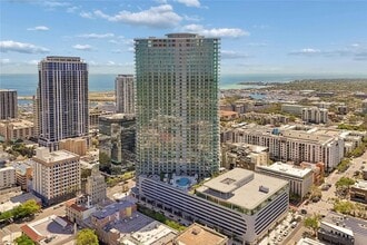 Building Photo - 400 Central Ave