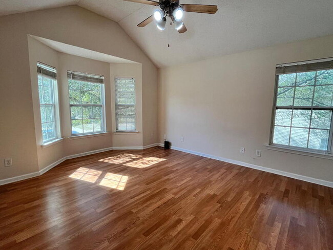 Building Photo - 116 Fox Trace